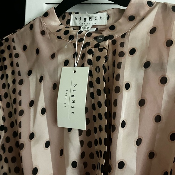 Pink & black fun little dress - purchased from a boutique in Key Biscayne . NWT - Picture 2 of 3